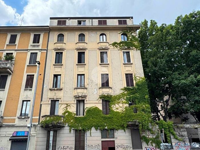 Appartamento trilocale in affitto in Via Carlo Imbonati, Dergano, Milano