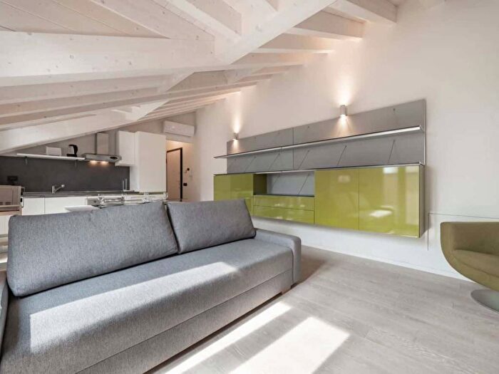 Appartamento bilocale in affitto in Viale Isonzo, Porta Romana Medaglie d'Oro, Milano