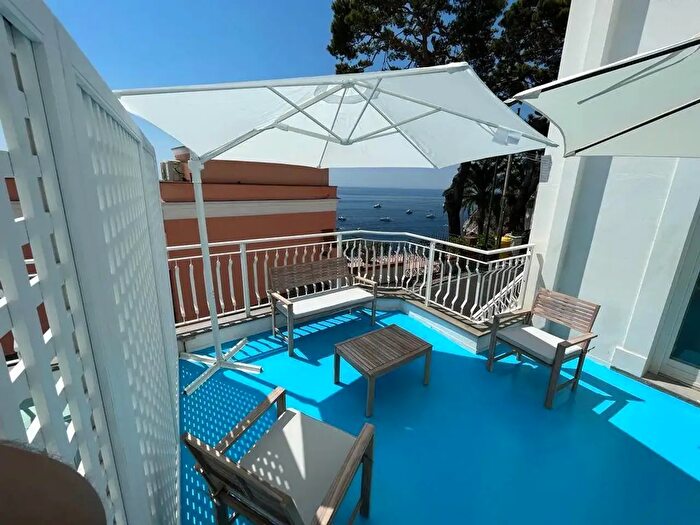 Appartamento con 6 locali in vendita in Via Marina Piccola, Capri