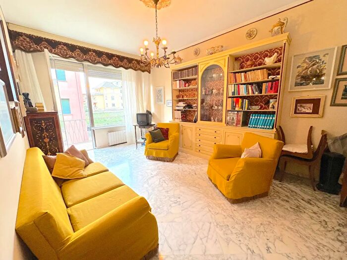 Appartamento con 5 locali in vendita in Lavagna