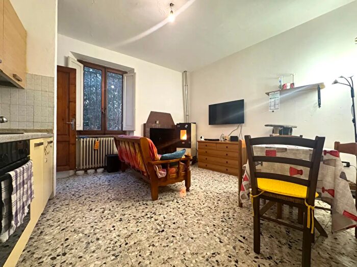 Appartamento bilocale in vendita in Via del Bisenzio, Vernio