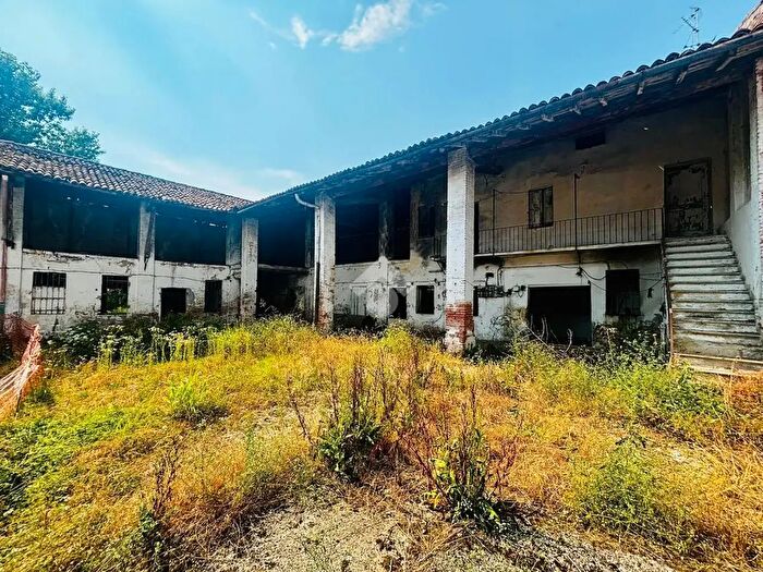 Casa con 7 locali in vendita in Via Breda, Fornovo San Giovanni