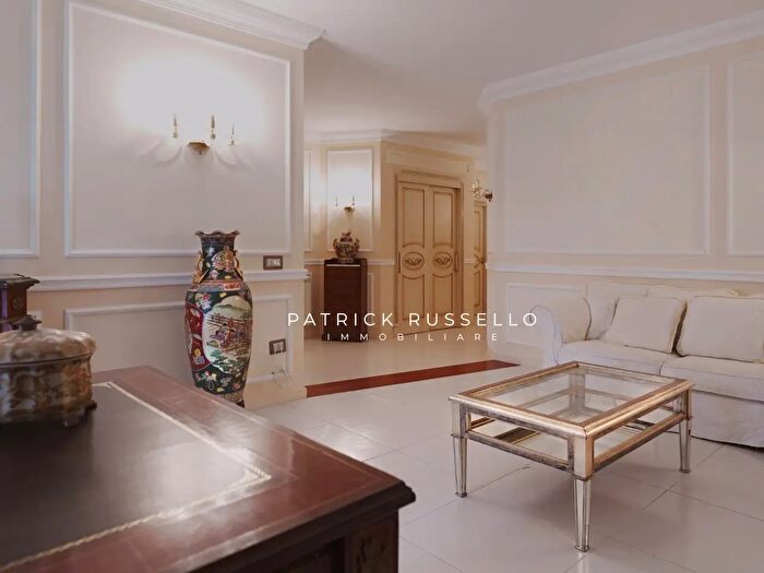 Appartamento con 5 locali in vendita in Via Casilina, Gela