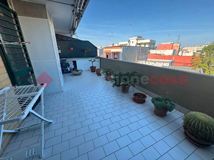 Appartamento bilocale in vendita in Via Modugno, Bari