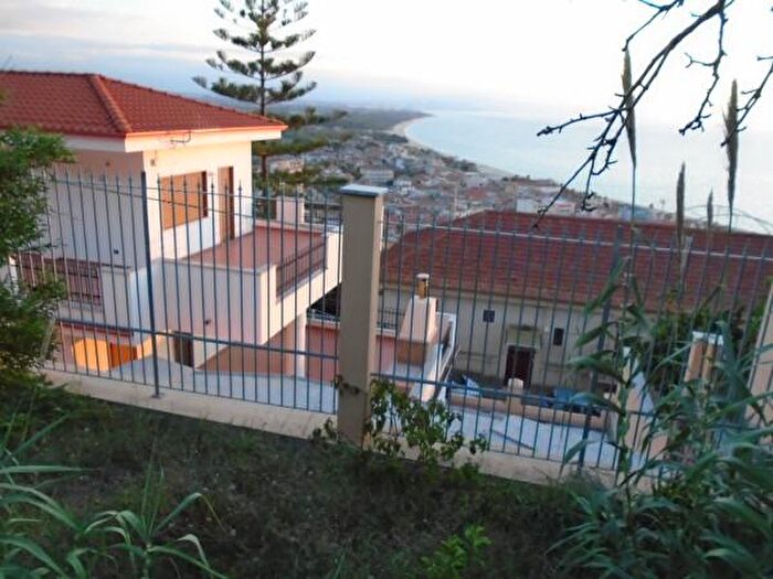 Casa con 6 locali in vendita in Via Stazione Scalo Fs, Nicotera