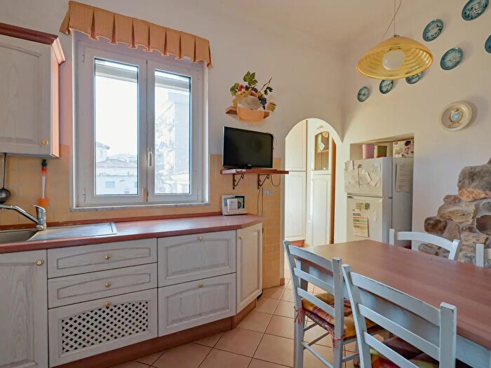 Casa con 5 locali in vendita in Via Sobborgo Emiliano, Sarzana