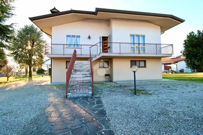 Casa quadrilocale in vendita in Via Maniago, Trivignano Udinese