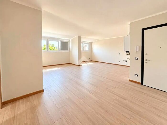Appartamento trilocale in vendita in Via Caduti della Resistenza, Artogne
