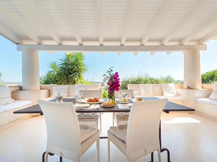 Casa con 12 locali in vendita in Noto