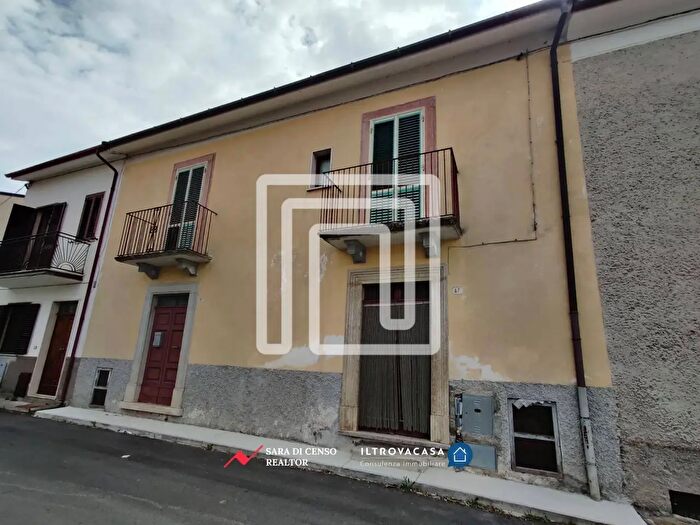 Casa trilocale in vendita in Via Roma, Molina Aterno