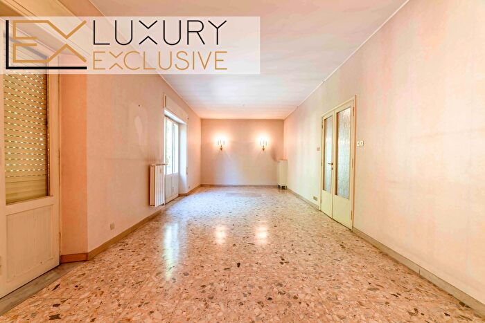 Appartamento con 6 locali in vendita in Roma