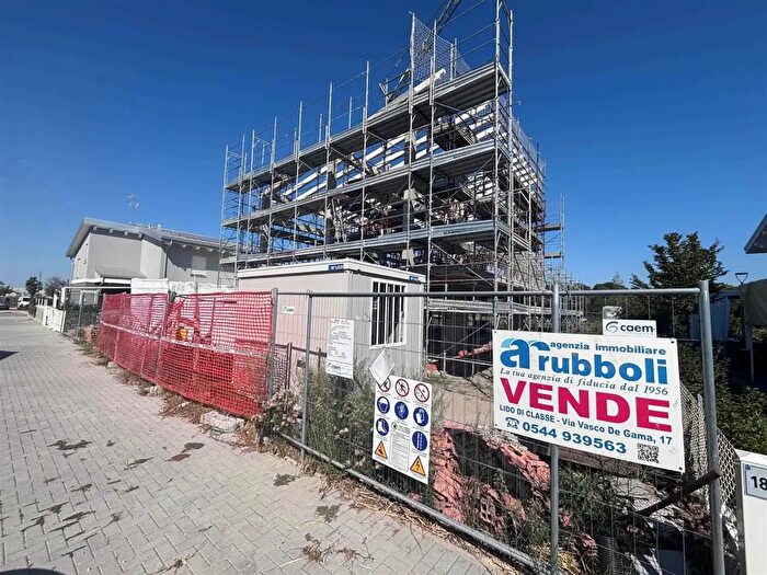 Appartamento trilocale in vendita in Viale Amerigo Vespucci, Ravenna