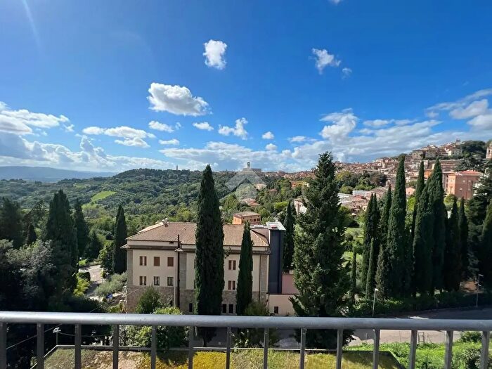 Appartamento quadrilocale in vendita in Via Massari, Perugia