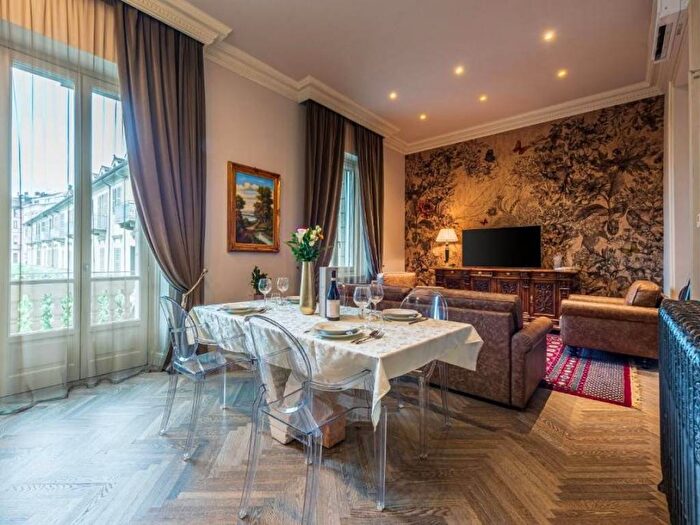 Appartamento quadrilocale in affitto in Piazza Savona, Centro, Alba