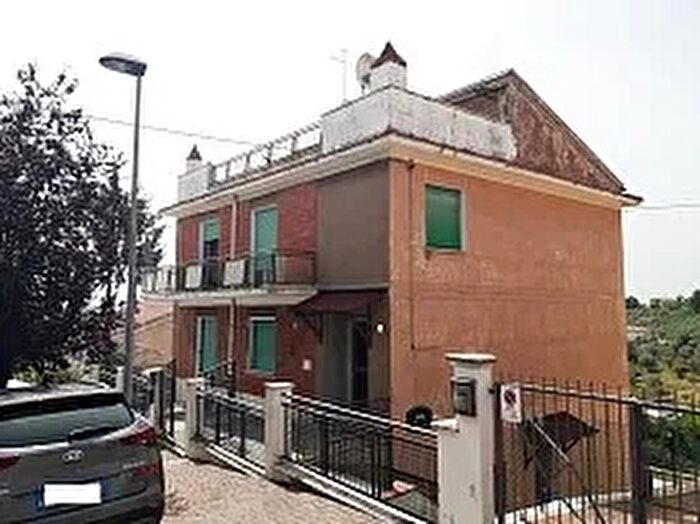 Appartamento quadrilocale in vendita in Via Santa Barbara Chieti Ch, Chieti