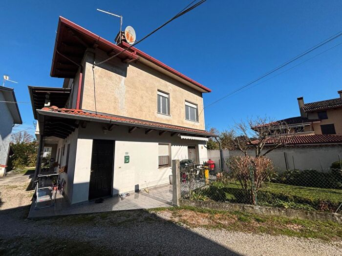 Appartamento trilocale in vendita in Porpetto