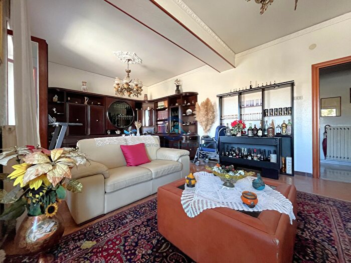 Appartamento quadrilocale in vendita in Via Angitola, Catanzaro