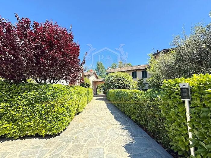 Appartamento trilocale in vendita in Via C Mezzabarba, Lodi
