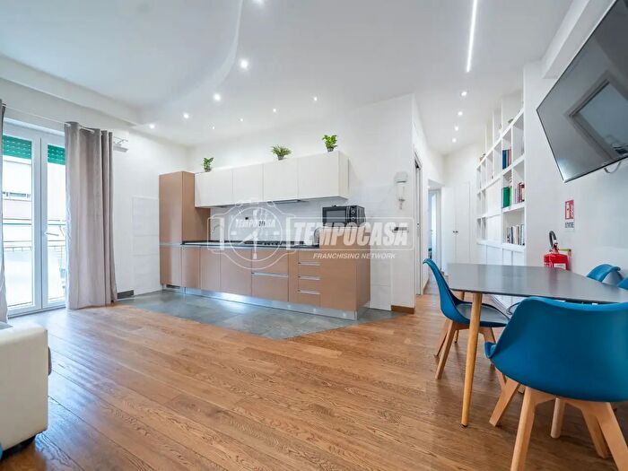 Appartamento trilocale in vendita in Viale Opita Oppio, Roma