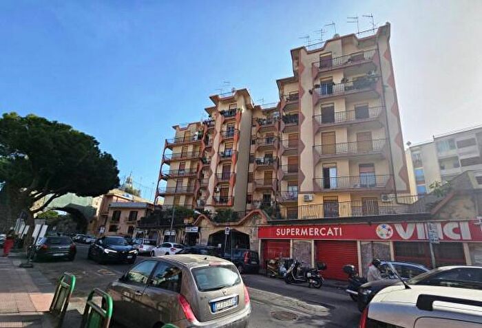 Appartamento con 5 locali in vendita in Viale Principe Umberto, Messina