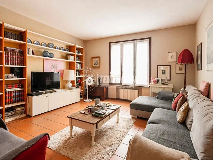 Casa quadrilocale in vendita in Via Ruggero da Vezzano, Reggio Emilia