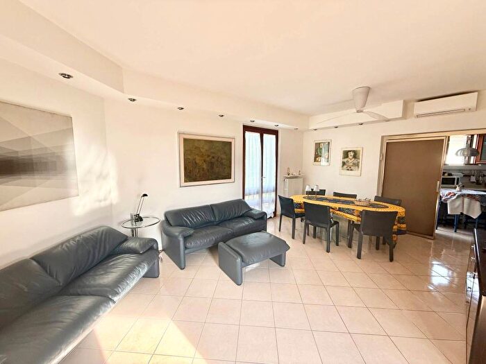 Appartamento quadrilocale in affitto in Via Milano, Pietrasanta