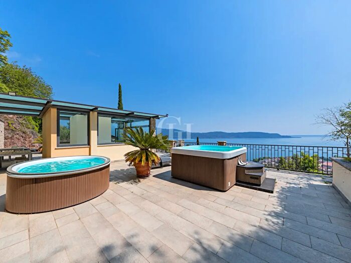 Casa quadrilocale in vendita in Toscolano Maderno