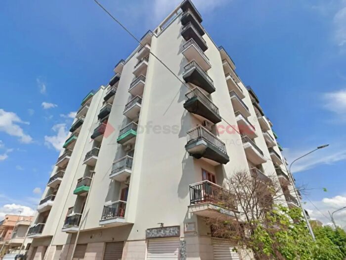 Appartamento con 5 locali in vendita in Via Ennio, Grottaglie