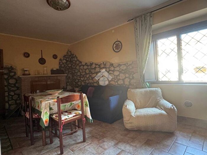 Casa quadrilocale in affitto in Via S Lucia, Taverna Ravindola, Montaquila