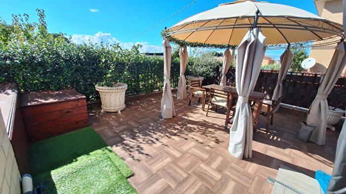 Appartamento trilocale in vendita in Via dei Cedri, Tivoli