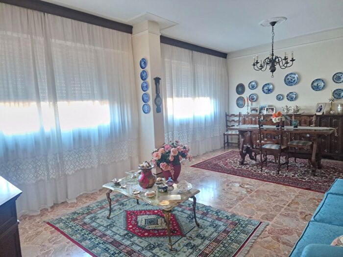 Appartamento con 5 locali in vendita in Carrara