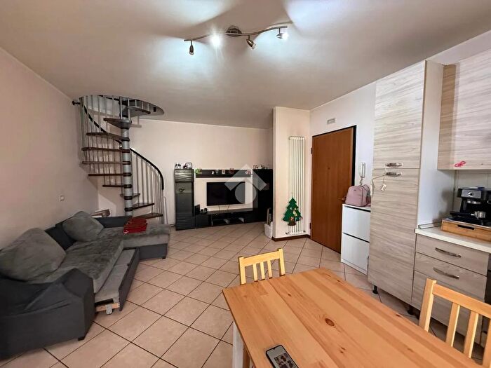 Appartamento trilocale in vendita in Via Roma, Sissa Trecasali