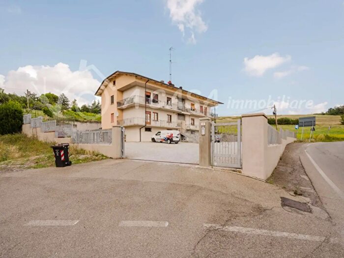Appartamento quadrilocale in vendita in Via Galvani, Langhirano