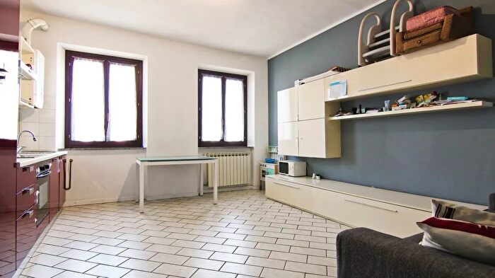 Appartamento bilocale in vendita in Via XXV Aprile Cogliate, Cogliate