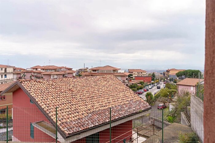 Appartamento quadrilocale in vendita in Via Macello Catania, Catania