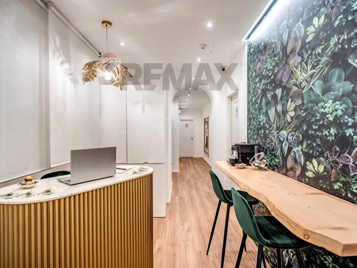 Appartamento con 6 locali in vendita in Roma
