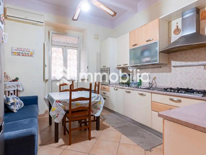 Appartamento trilocale in vendita in Via Borriana, Torino