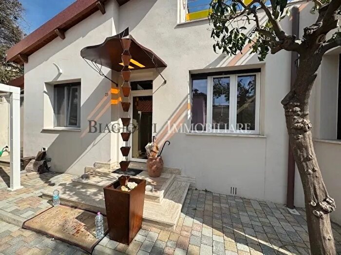 Casa con 5 locali in vendita in Livorno