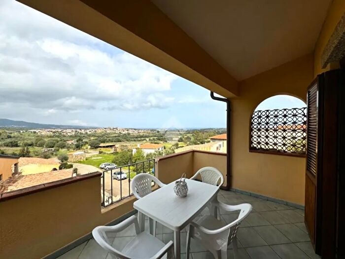 Appartamento trilocale in vendita in Via Gennargentu, Budoni