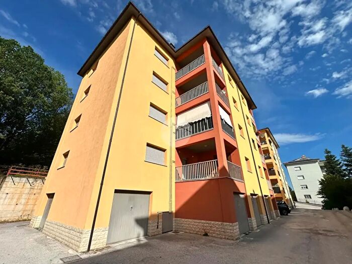 Appartamento quadrilocale in vendita in Via Beffi, L'Aquila