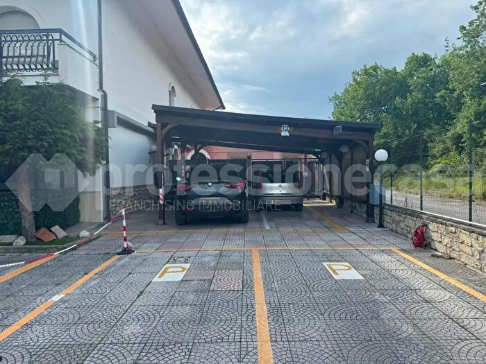 Appartamento quadrilocale in vendita in Via Colle Marini, Isernia