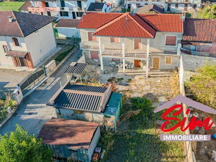 Casa con 5 locali in vendita in Vicolo Nuovo snc, Confienza
