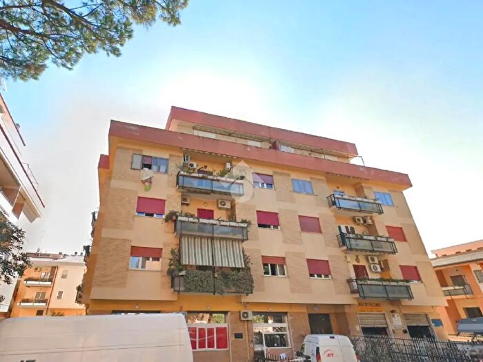 Appartamento trilocale in vendita in Via Achille Grandi, Ciampino