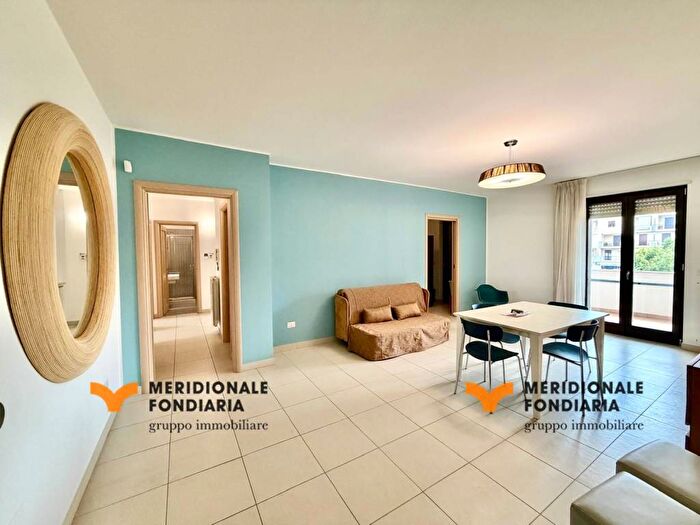 Appartamento con 5 locali in affitto in Via Salvatore Nahi, Poligono Via San Cesario, Lecce