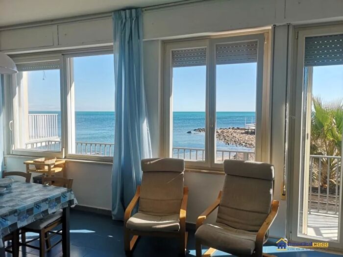 Appartamento con 5 locali in vendita in Pachino