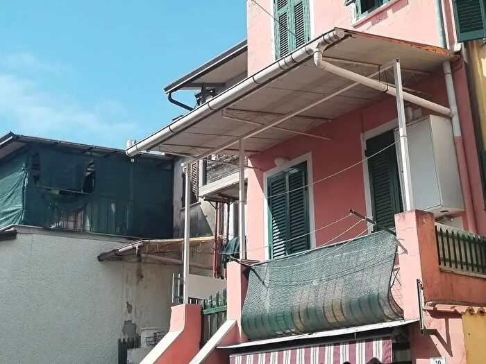 Casa trilocale in vendita in Massa