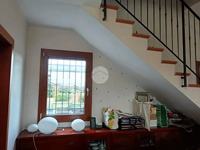 Casa con 6 locali in vendita in Via Sgarbata, Ferrara