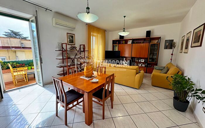 Appartamento quadrilocale in vendita in Via Gennaro Tescione, Caserta