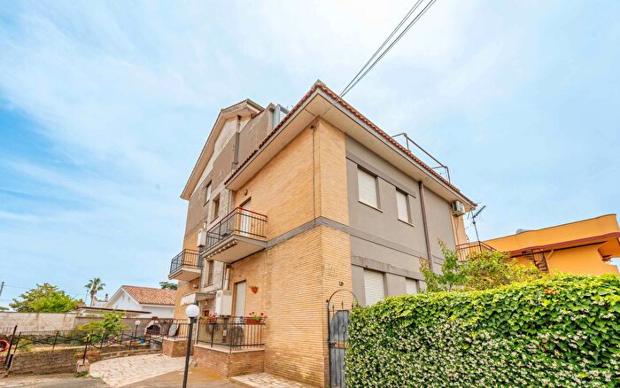 Appartamento quadrilocale in vendita in Via dei Cipressi, Ardea