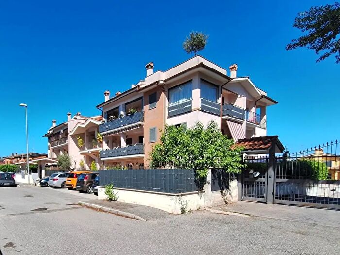Appartamento trilocale in vendita in Via Carlo Cattaneo, Fonte Nuova